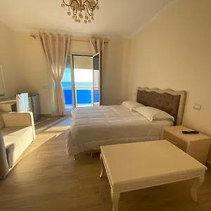 3 Vellezerit Szálloda Durrës